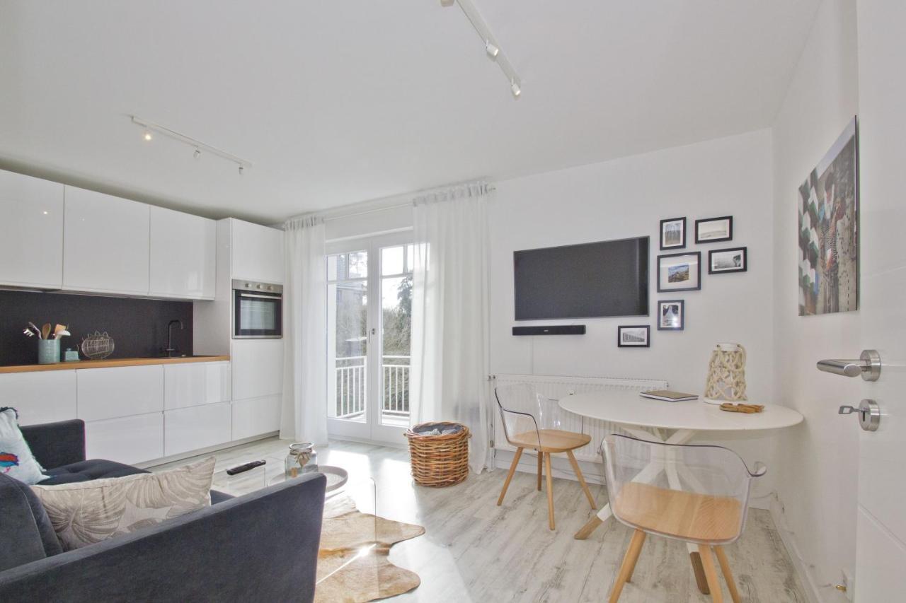 Ferienwohnung Mit Balkon Und Meerblick - Ferienresidenz Zwei Bodden Fewo 1-4 Lietzow Ngoại thất bức ảnh
